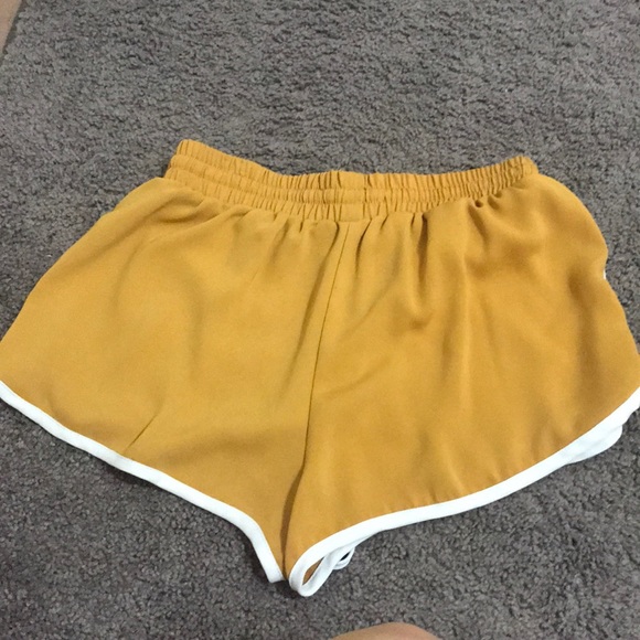 Yellow shorts - Picture 2 of 4